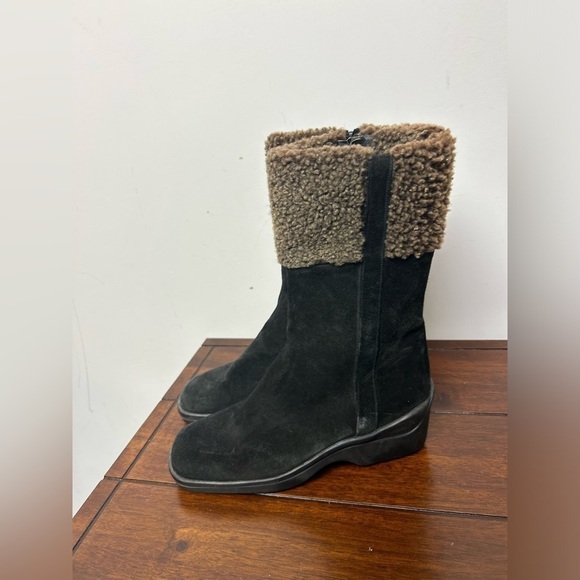 STUART WEITZMAN BLACK CHUNKY Y2K Sherpa Made in Spain Minimalist Black Booties 6 - Picture 4 of 13